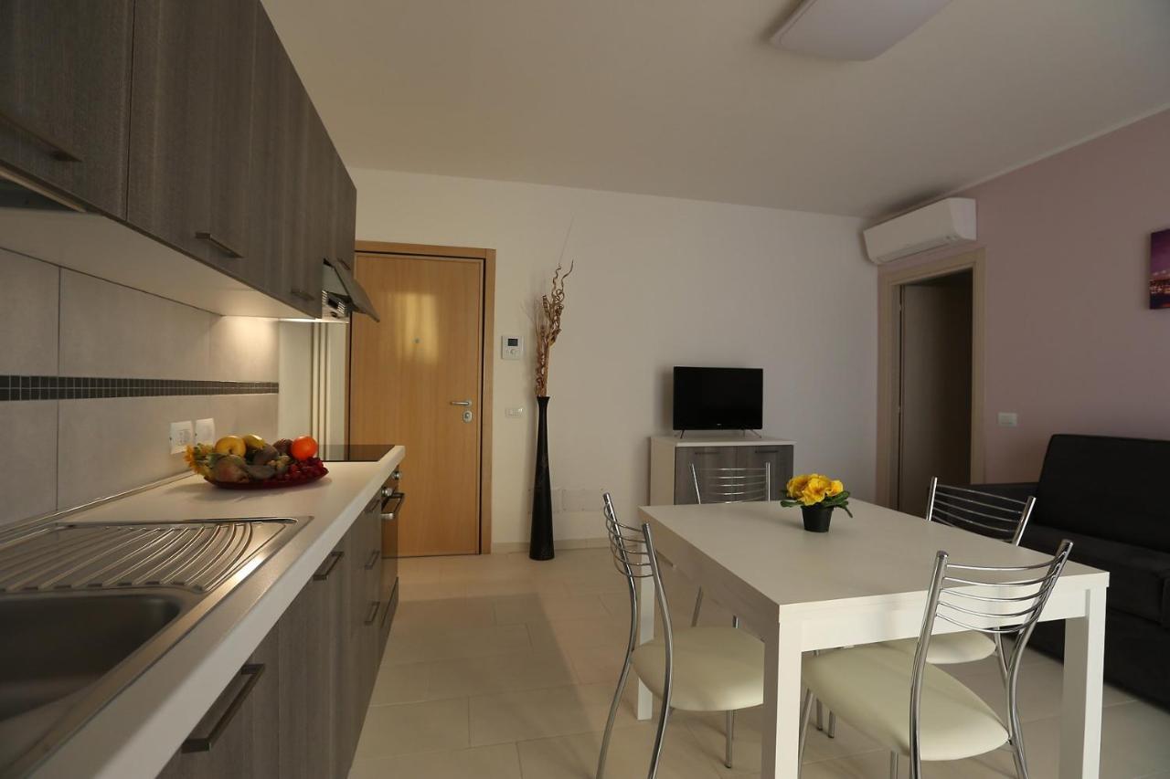 الشقق الفندقية ريمينيفي  Residenza Riva Azzurra الغرفة الصورة