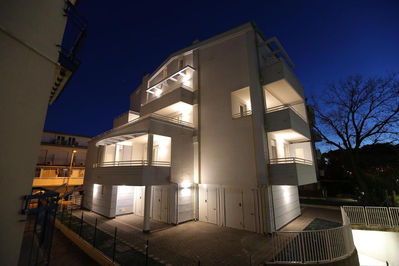 الشقق الفندقية ريمينيفي  Residenza Riva Azzurra الغرفة الصورة