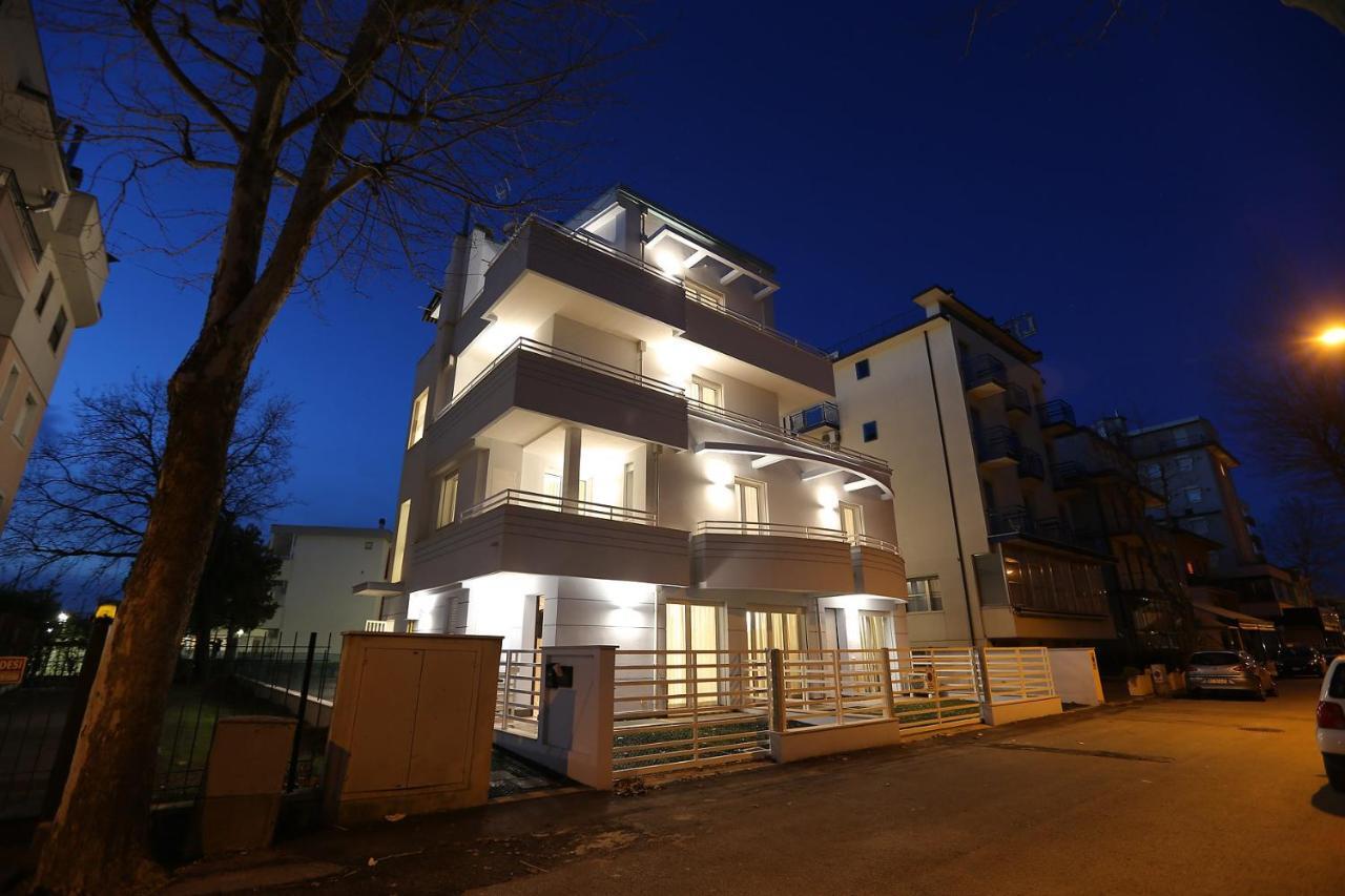 الشقق الفندقية ريمينيفي  Residenza Riva Azzurra الغرفة الصورة